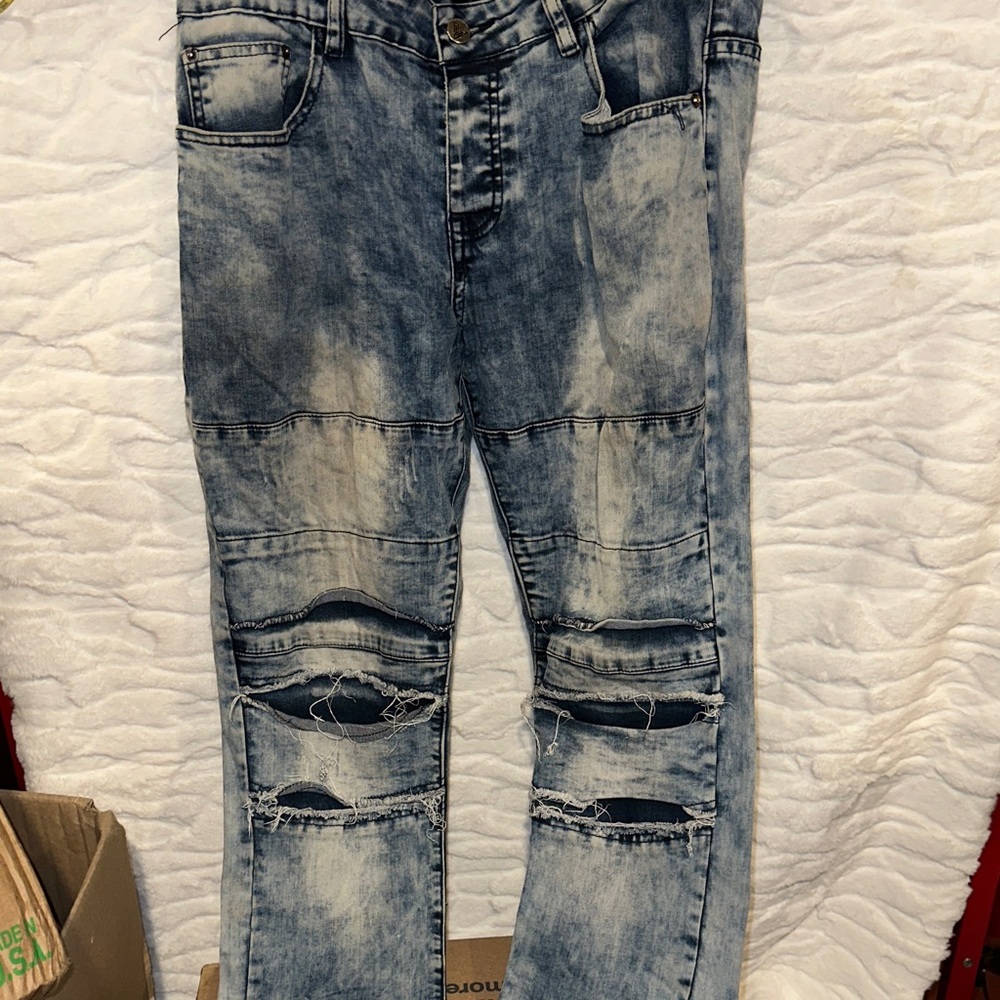Black Pyramid Men's Light Blue Distressed Jeans